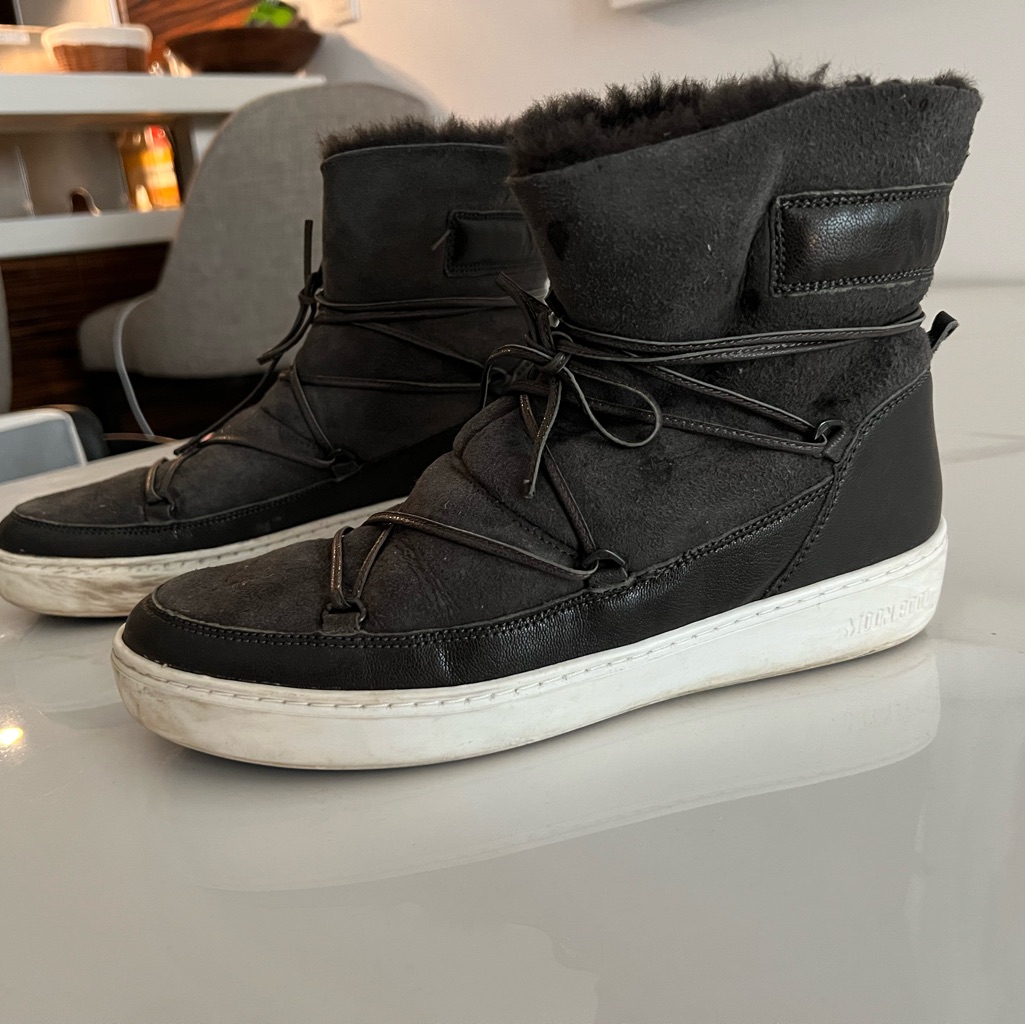 Authentic Moon Boot